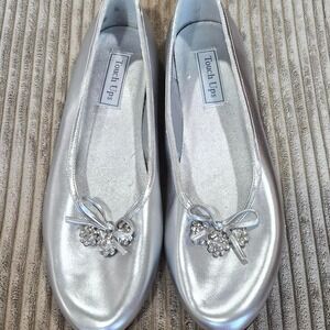 Super cute Y2K-style metallic silver ballet flats by Touch Ups!